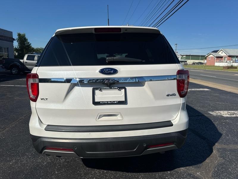 Ford Explorer 4dr XLT 4WD 2019