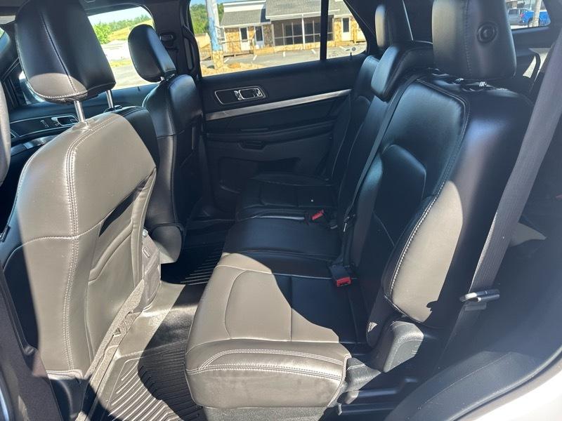 Ford Explorer 4dr XLT 4WD 2019