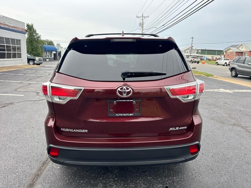 Toyota Highlander XLE AWD V6 2015