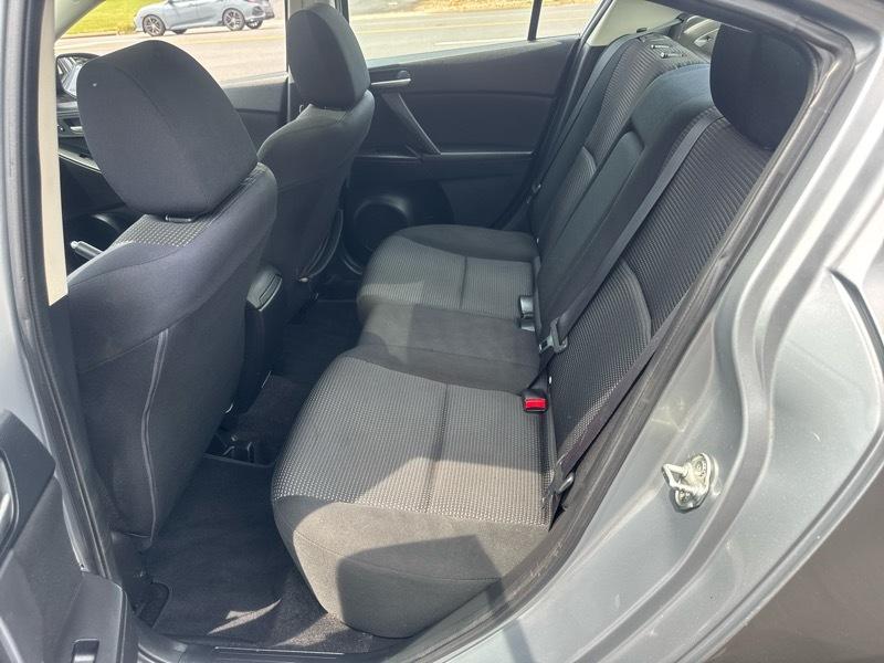Mazda MAZDA3 i Touring AT 4-Door 2013