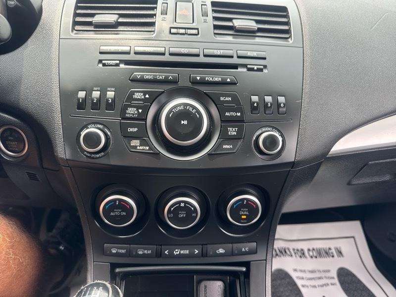 Mazda MAZDA3 i Touring AT 4-Door 2013