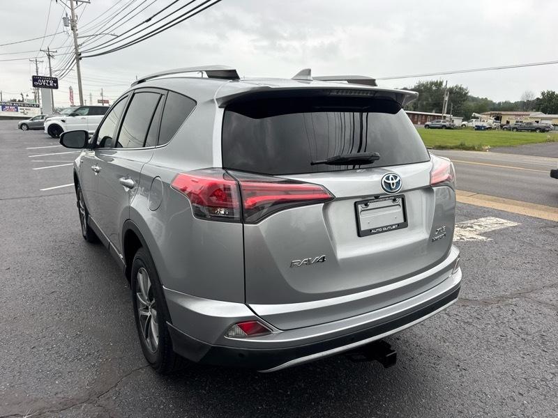 Toyota RAV4 Hybrid XLE 2018
