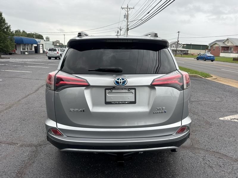 Toyota RAV4 Hybrid XLE 2018