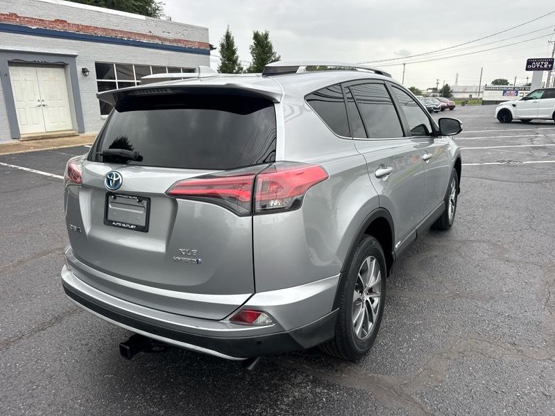 Toyota RAV4 Hybrid XLE 2018