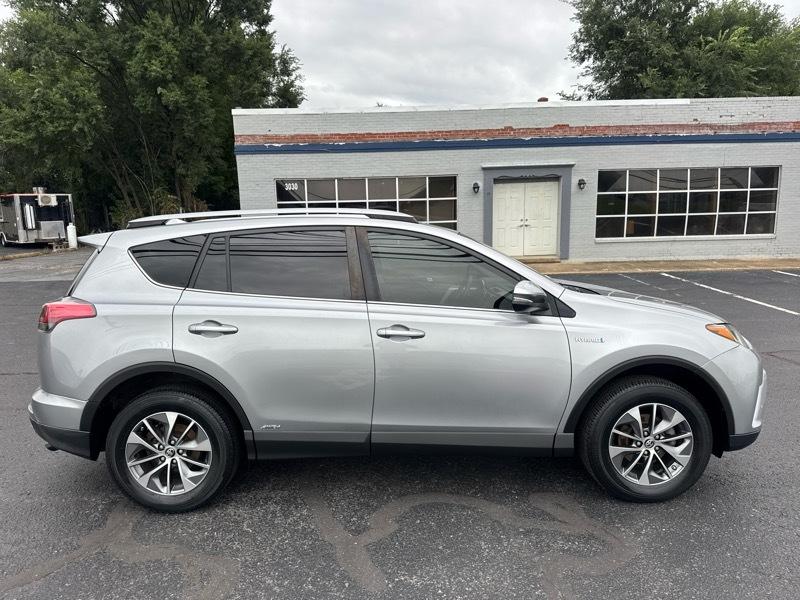 Toyota RAV4 Hybrid XLE 2018