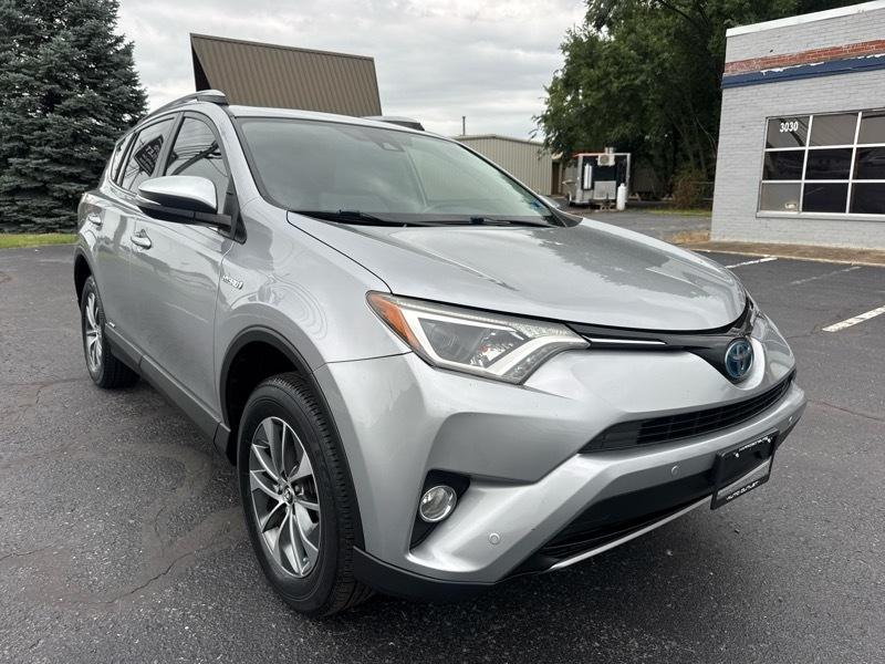 Toyota RAV4 Hybrid XLE 2018