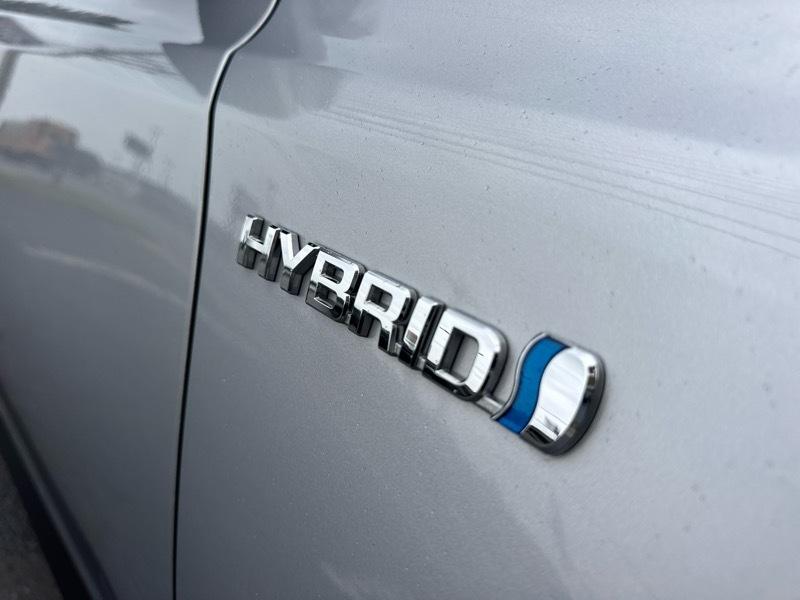 Toyota RAV4 Hybrid XLE 2018