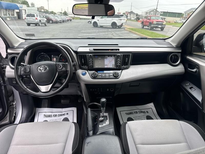 Toyota RAV4 Hybrid XLE 2018