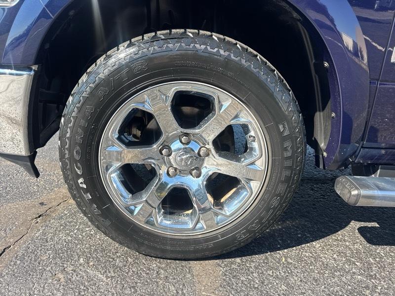 RAM 1500 Laramie Crew Cab SWB 4WD 2013