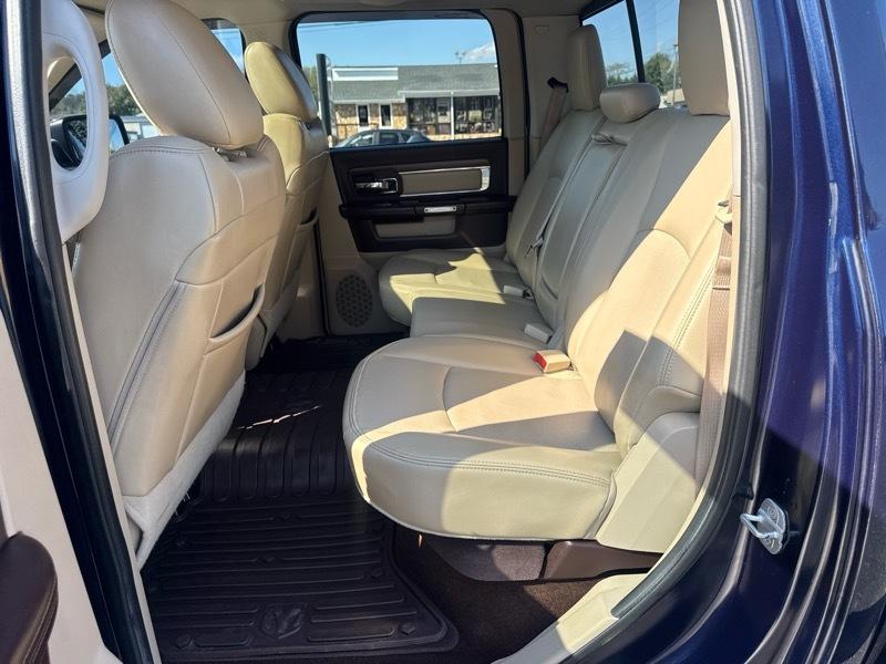 RAM 1500 Laramie Crew Cab SWB 4WD 2013