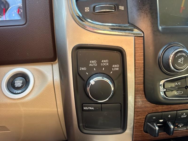 RAM 1500 Laramie Crew Cab SWB 4WD 2013