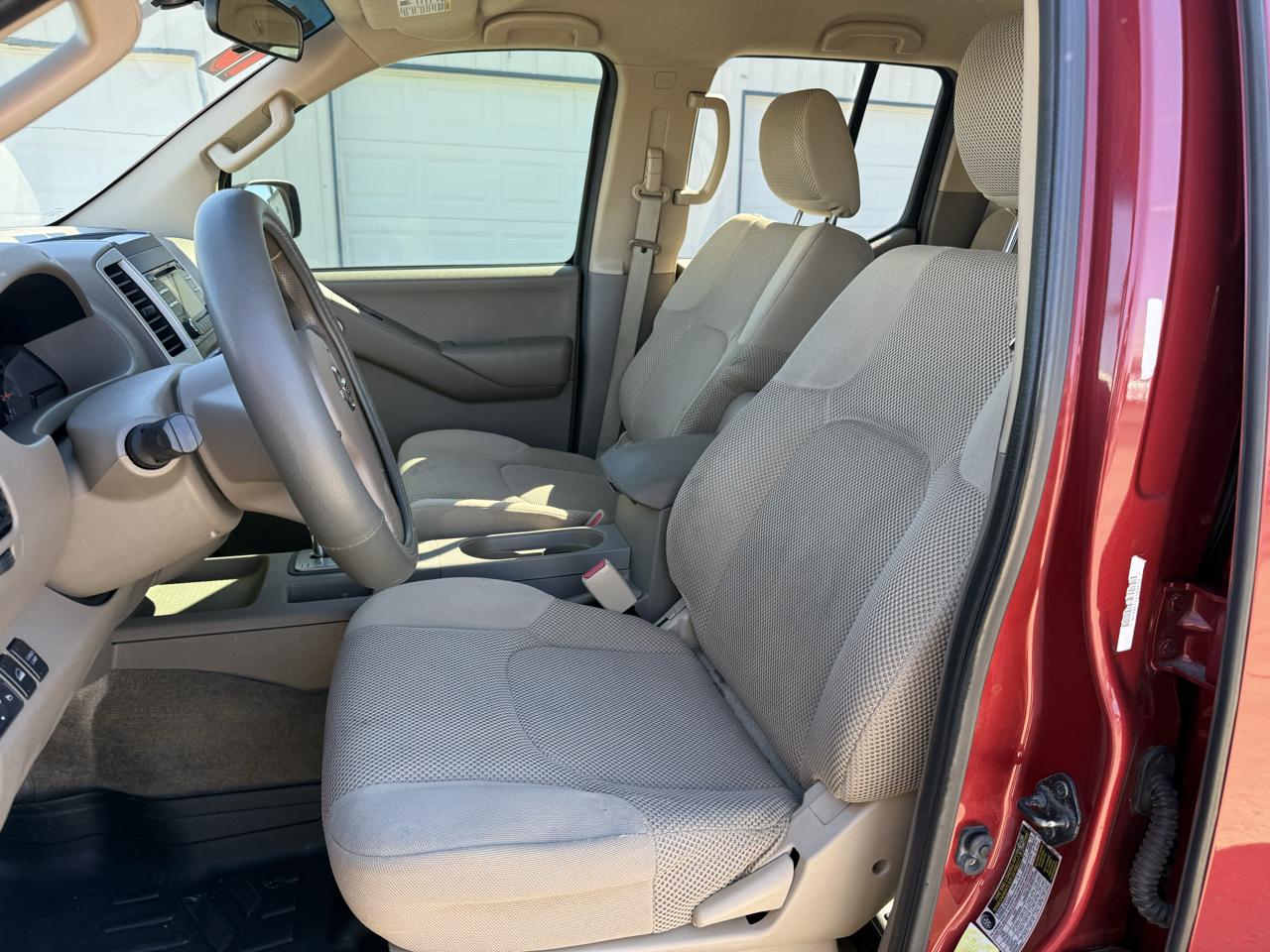 Nissan Frontier 4WD Crew Cab SWB Auto SV 2013