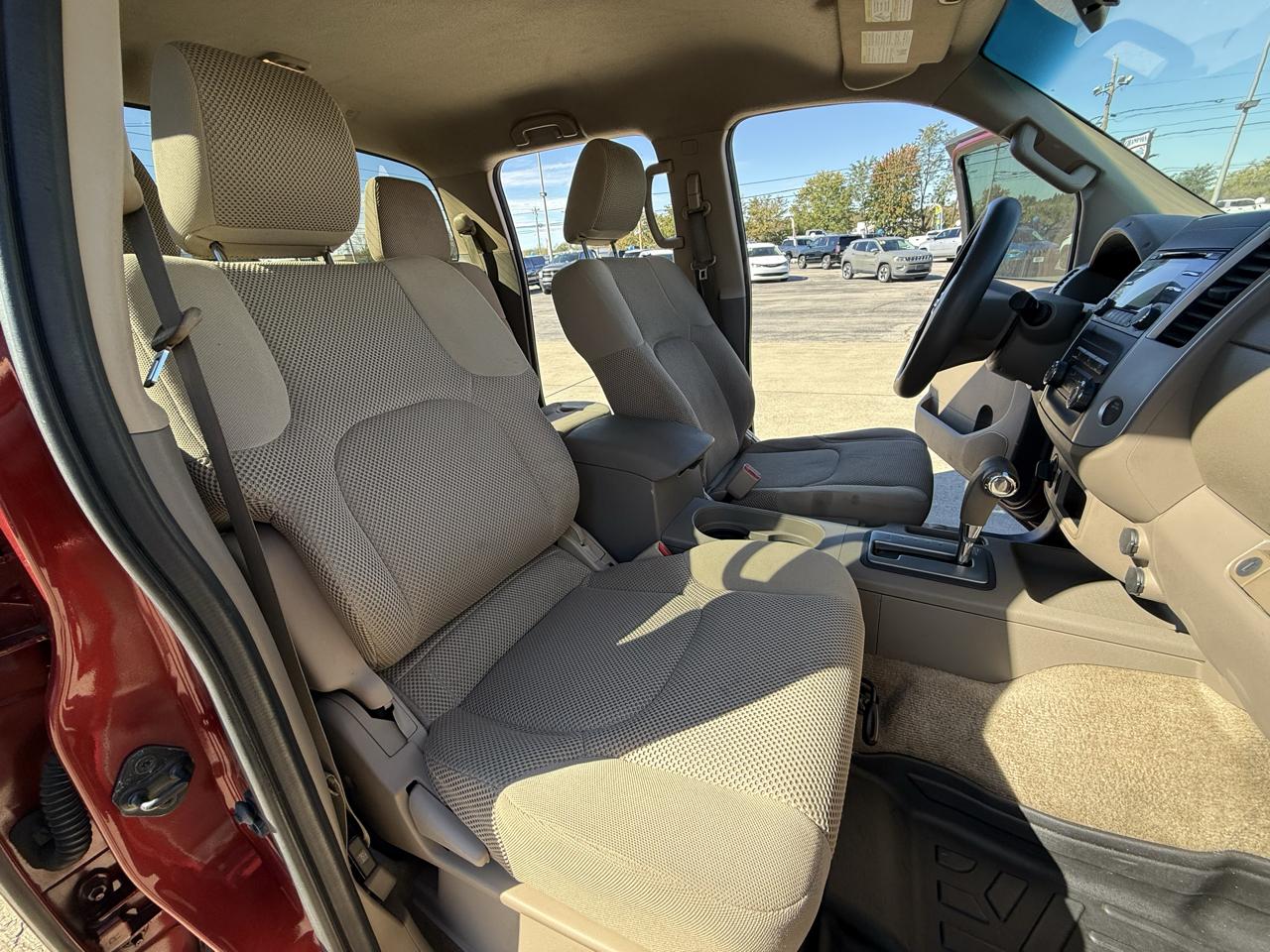 Nissan Frontier 4WD Crew Cab SWB Auto SV 2013