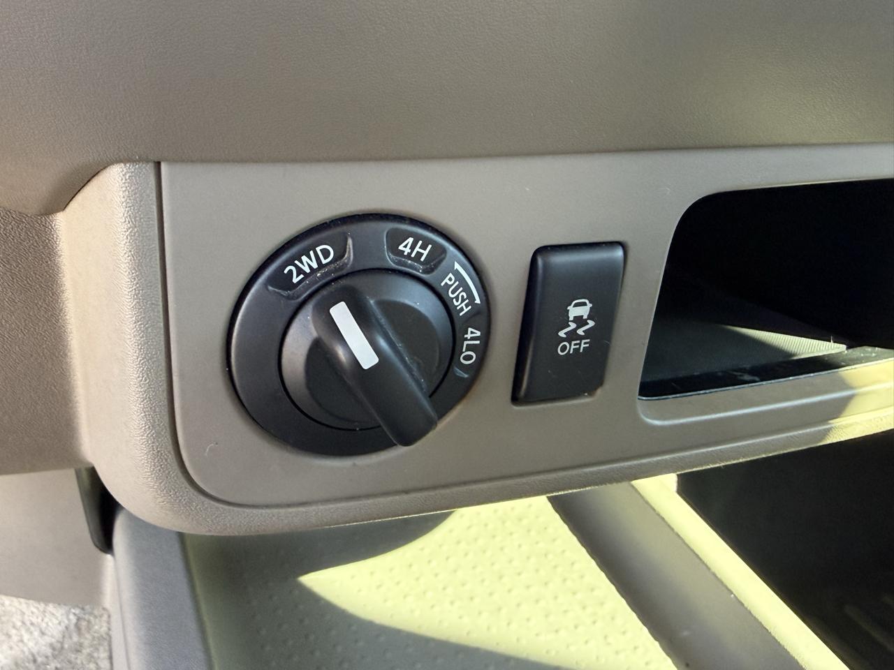 Nissan Frontier 4WD Crew Cab SWB Auto SV 2013