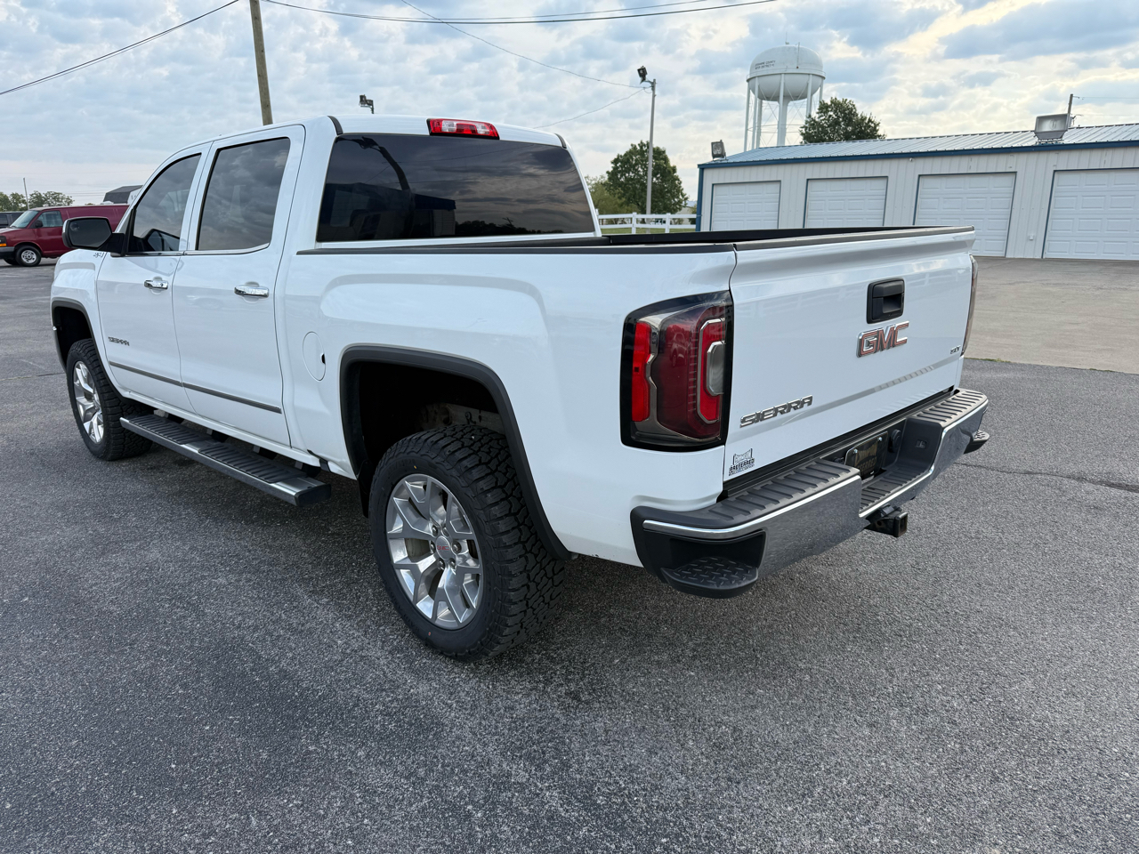 GMC Sierra 1500 4WD Crew Cab 143.5" SLT 2018 GMC Sierra 1500 4WD Crew Cab 143.5" SLT 2018