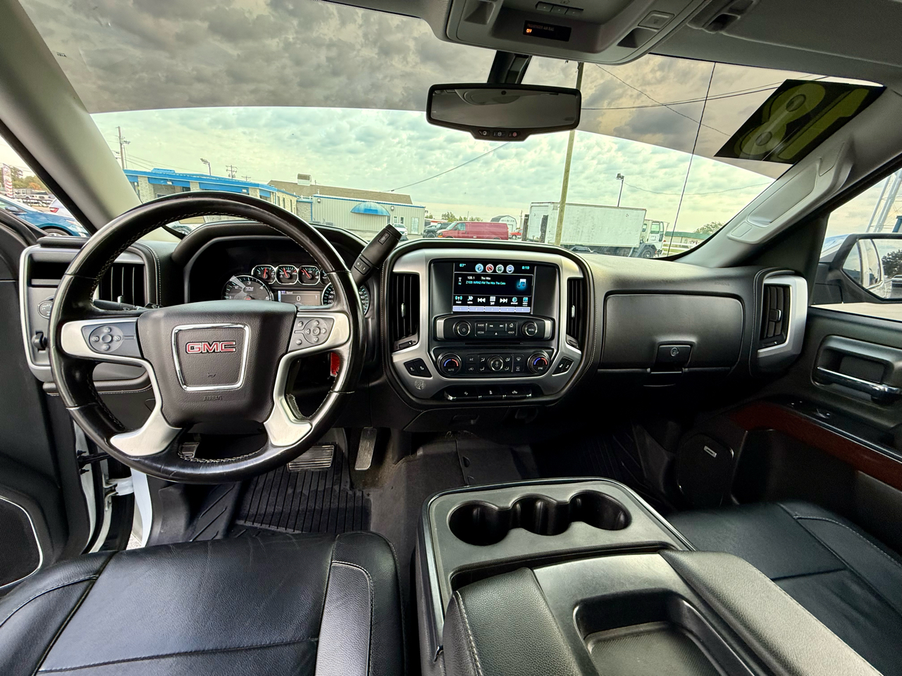 GMC Sierra 1500 4WD Crew Cab 143.5" SLT 2018 GMC Sierra 1500 4WD Crew Cab 143.5" SLT 2018