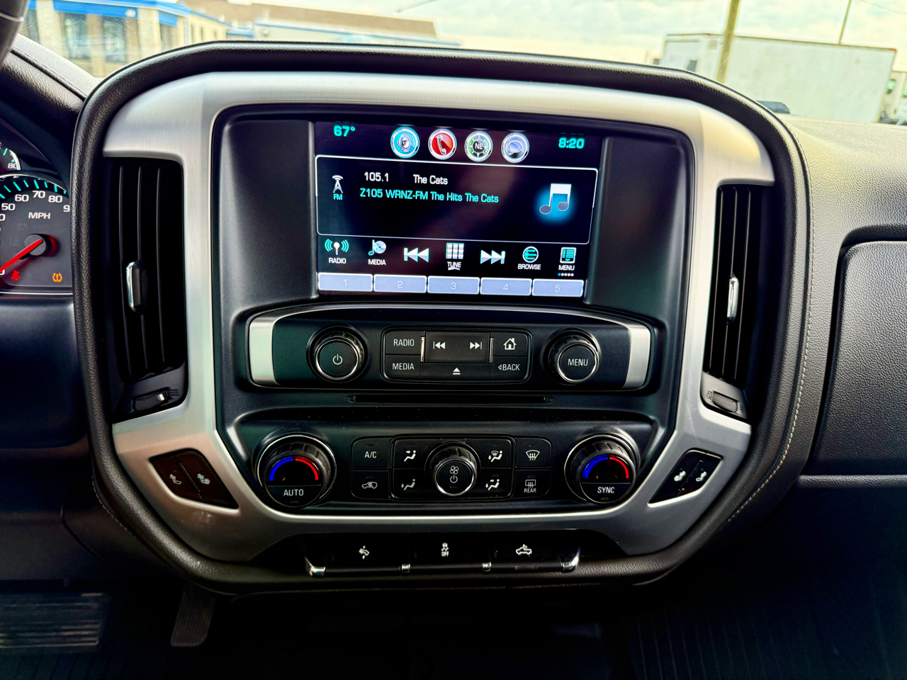 GMC Sierra 1500 4WD Crew Cab 143.5" SLT 2018 GMC Sierra 1500 4WD Crew Cab 143.5" SLT 2018
