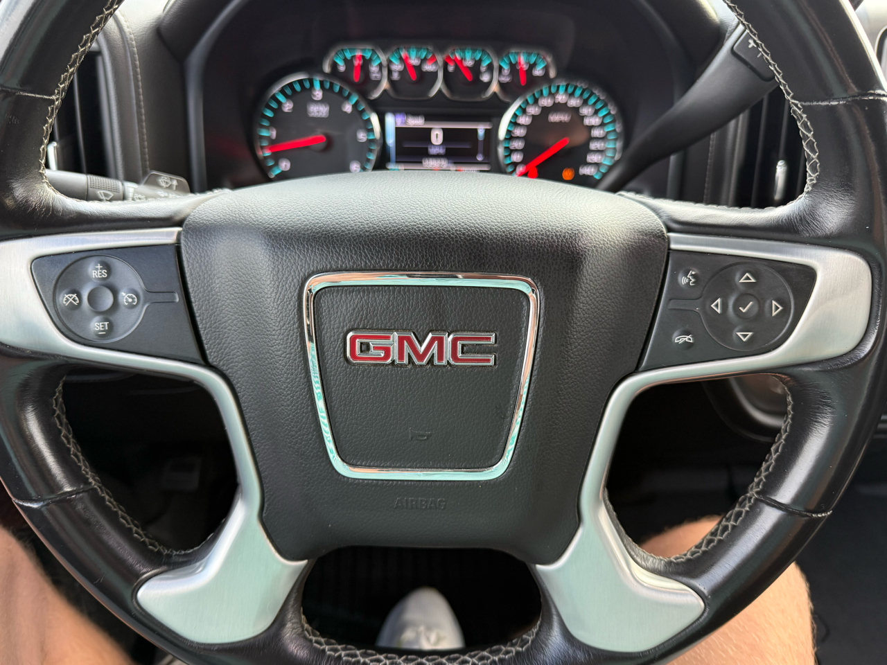 GMC Sierra 1500 4WD Crew Cab 143.5" SLT 2018 GMC Sierra 1500 4WD Crew Cab 143.5" SLT 2018