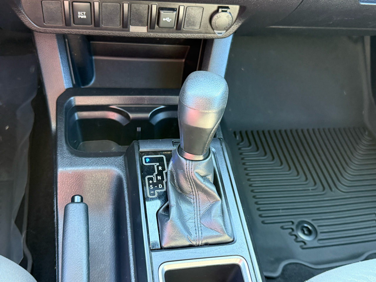 Toyota Tacoma 2WD SR5 Access Cab 6' Bed I4 AT (Natl) 2021 Toyota Tacoma 2WD SR5 Access Cab 6' Bed I4 AT (Natl) 2021