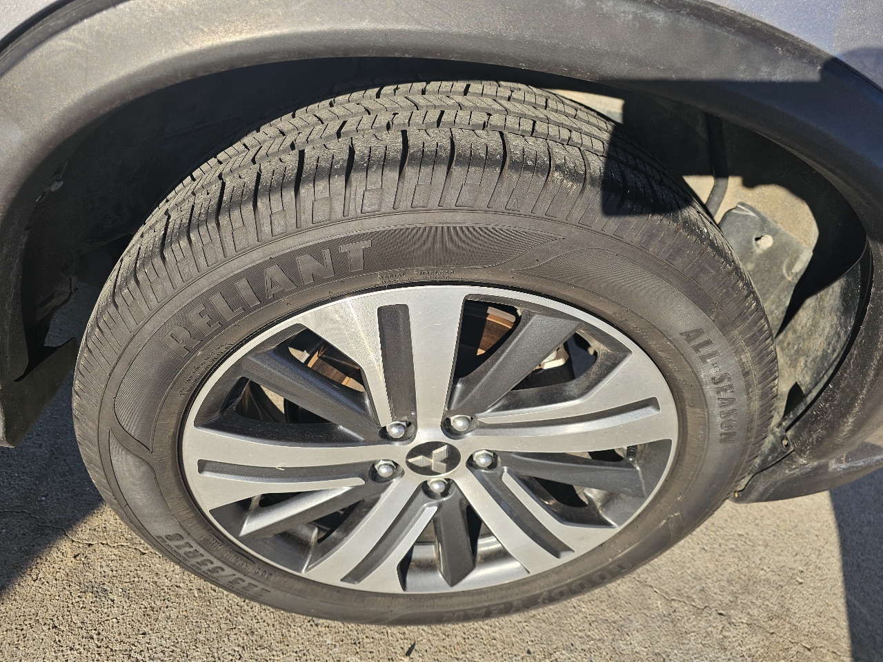 Mitsubishi Outlander Sport ES 2.0 CVT 2021