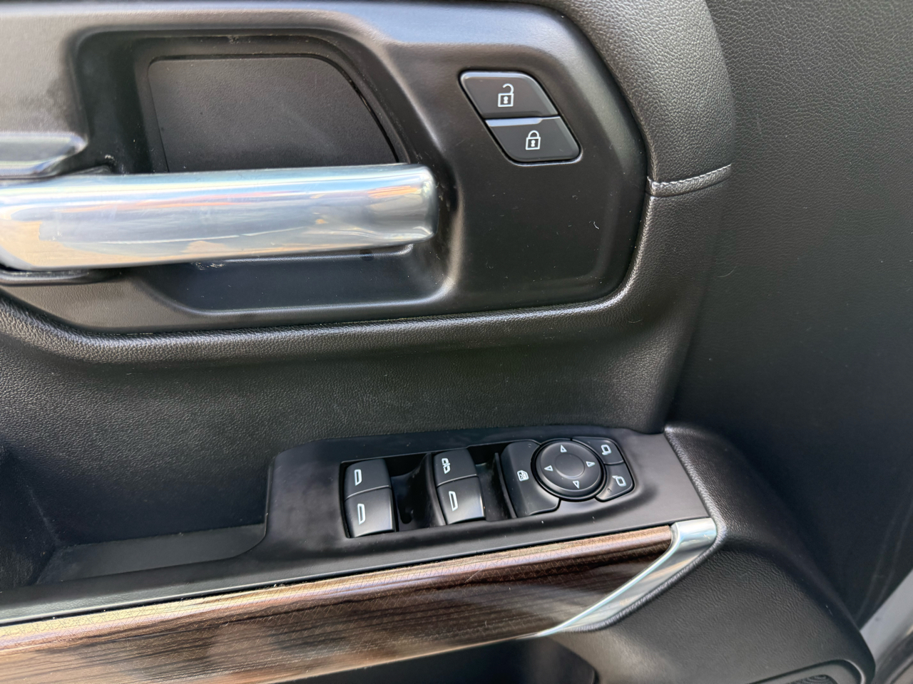 Chevrolet Silverado 1500 4WD Crew Cab 147" LT w/1LT 2021