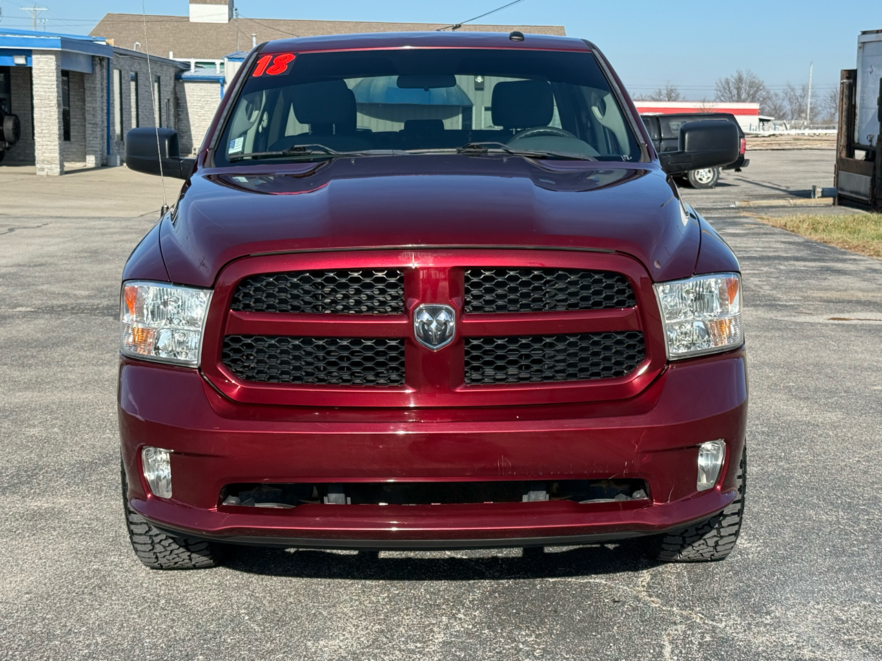 RAM 1500 Express 4x4 Crew Cab 5'7" Box 2018