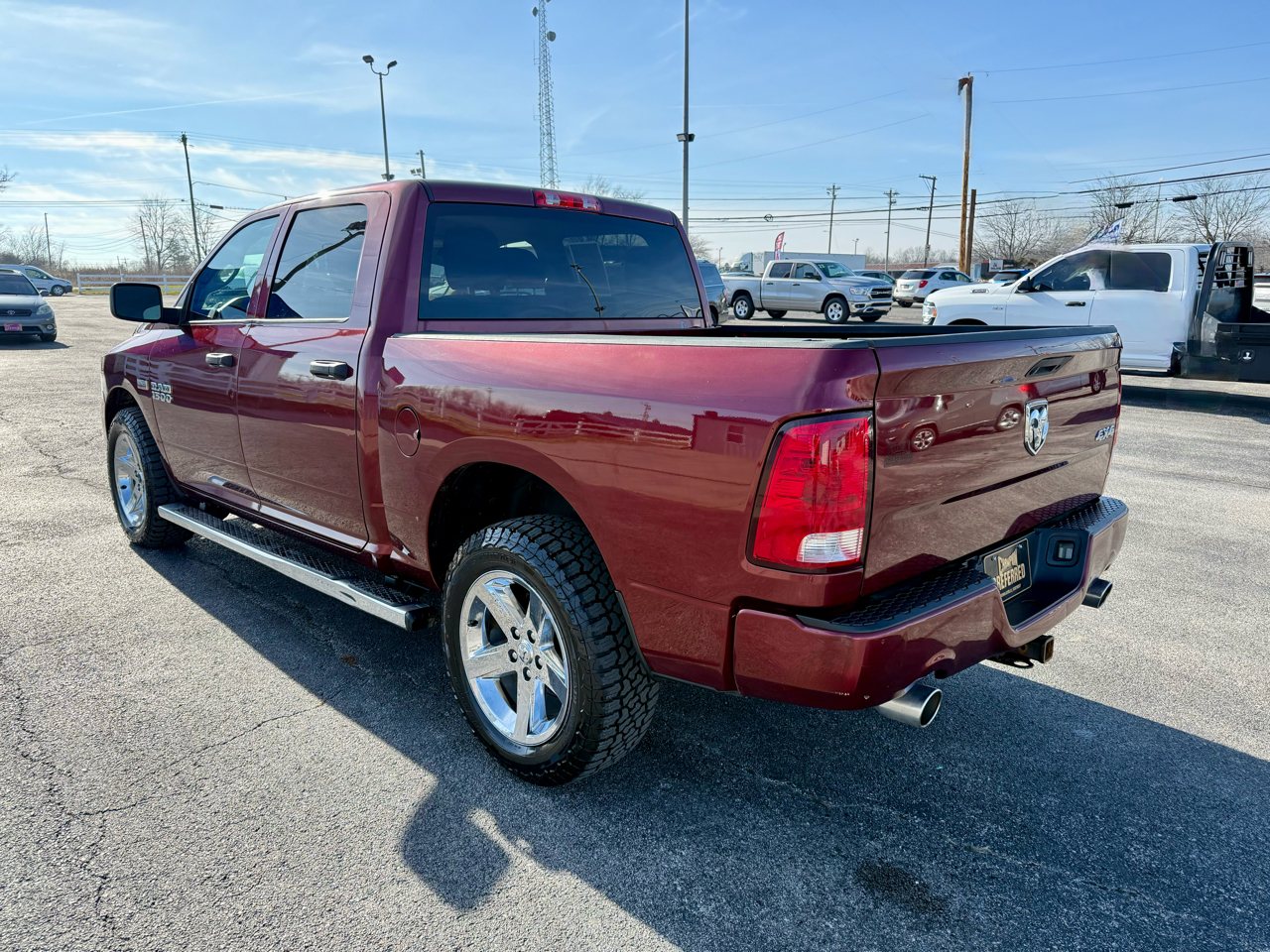 RAM 1500 Express 4x4 Crew Cab 5'7" Box 2018