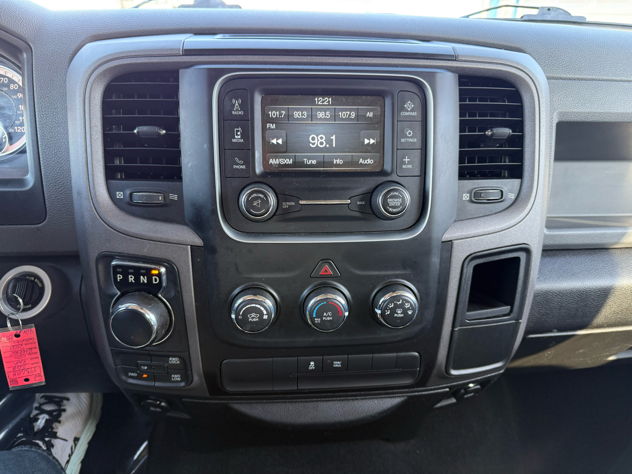 RAM 1500 Express 4x4 Crew Cab 5'7" Box 2018