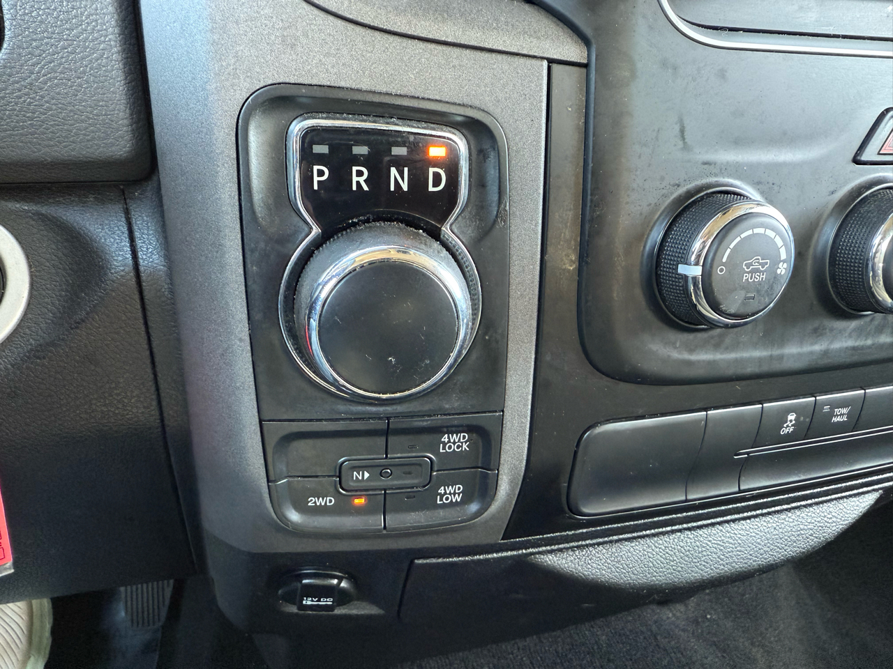 RAM 1500 Express 4x4 Crew Cab 5'7" Box 2018