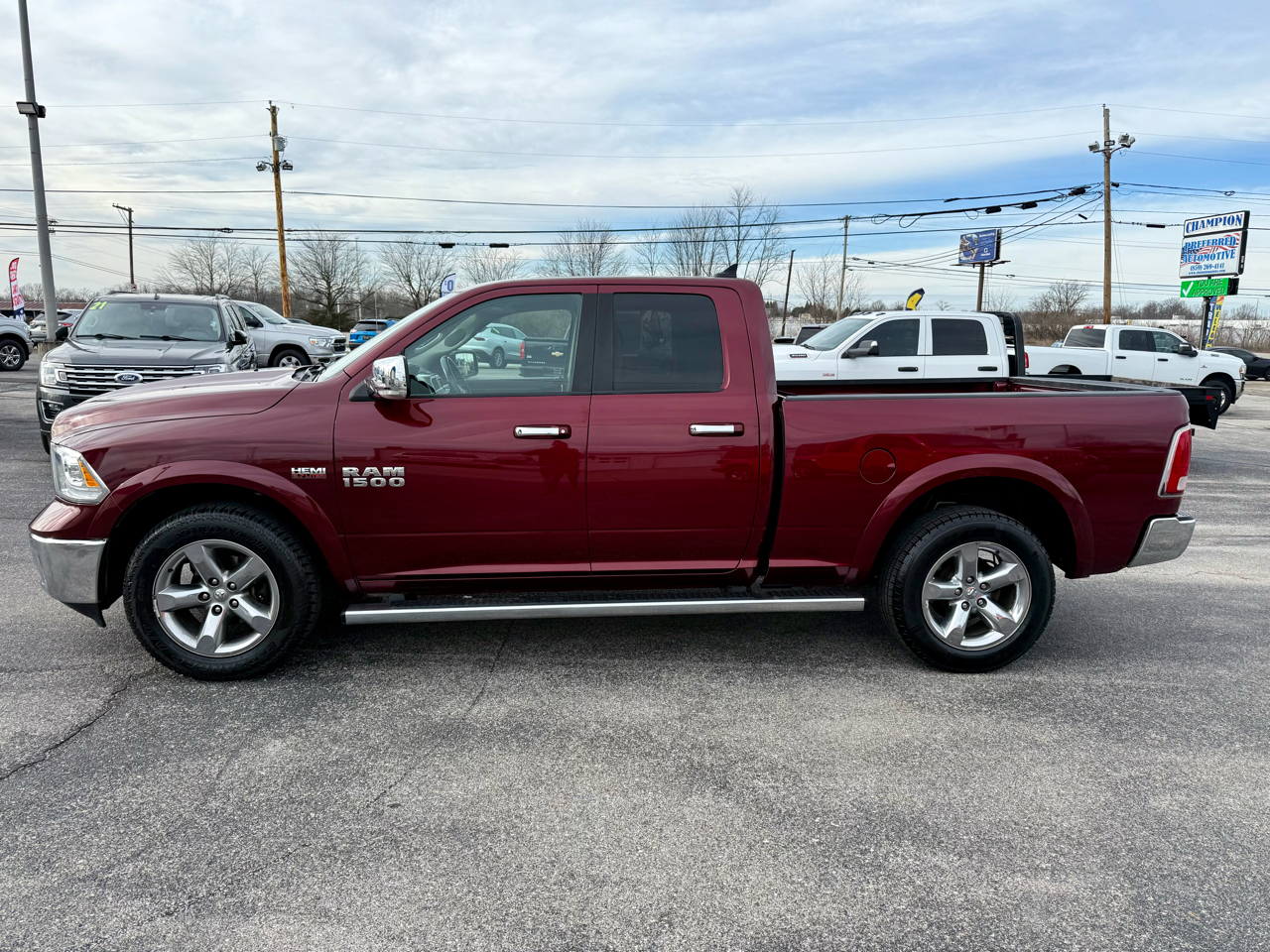 RAM 1500 Laramie 4x4 Quad Cab 6'4" Box 2017