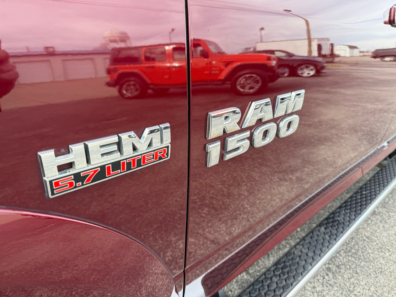 RAM 1500 Laramie 4x4 Quad Cab 6'4" Box 2017