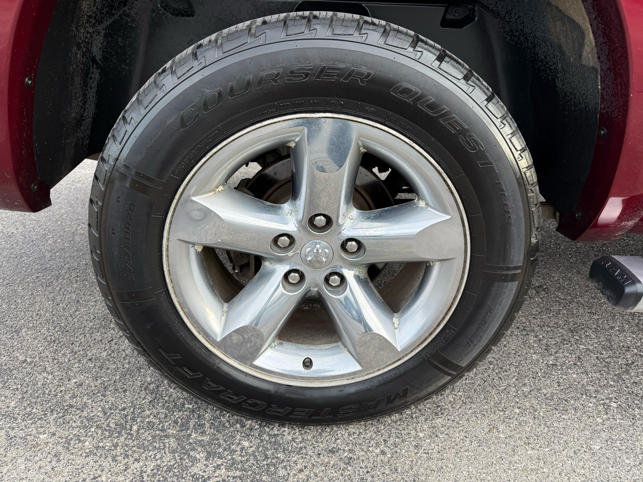 RAM 1500 Laramie 4x4 Quad Cab 6'4" Box 2017