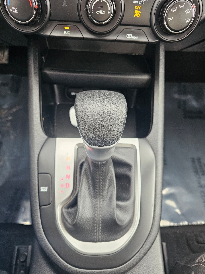 Kia Forte LXS IVT 2023