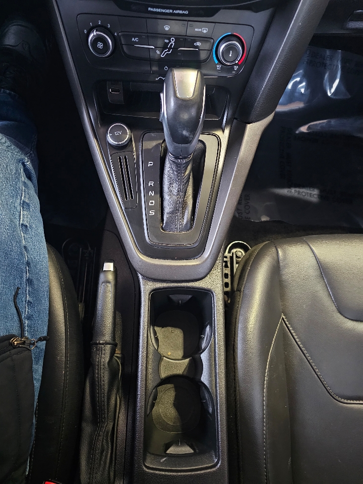 Ford Focus 5dr HB SE 2015