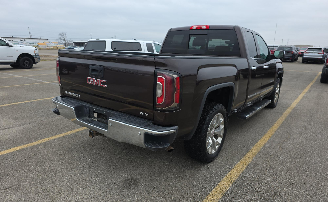 GMC Sierra 1500 4WD Double Cab 143.5" SLT 2016