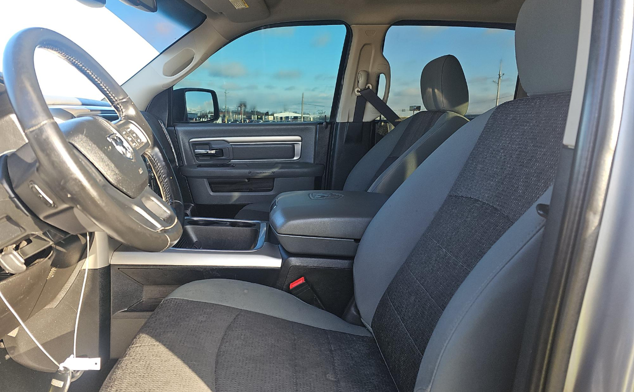 RAM 1500 Classic SLT 4x2 Crew Cab 6'4" Box 2020