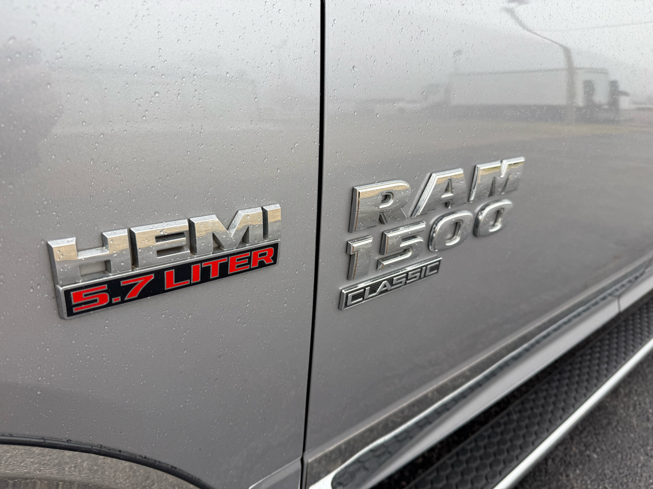 RAM 1500 Classic SLT 4x2 Crew Cab 6'4" Box 2020