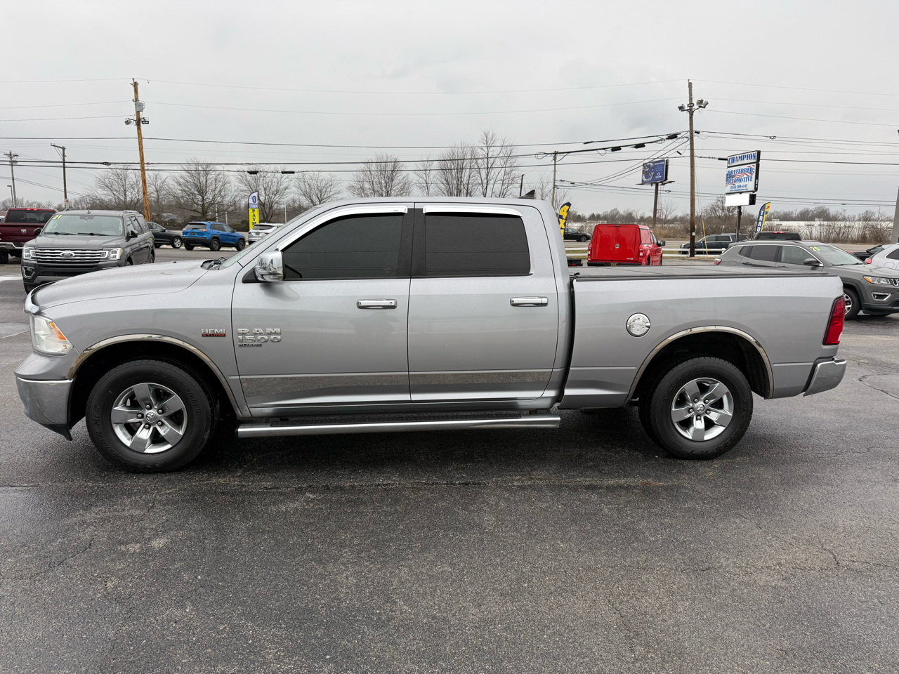 RAM 1500 Classic SLT 4x2 Crew Cab 6'4" Box 2020