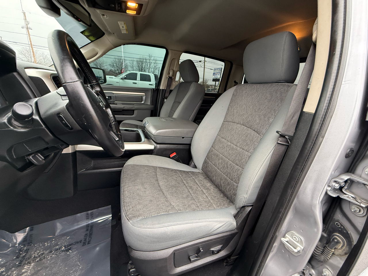 RAM 1500 Classic SLT 4x2 Crew Cab 6'4" Box 2020