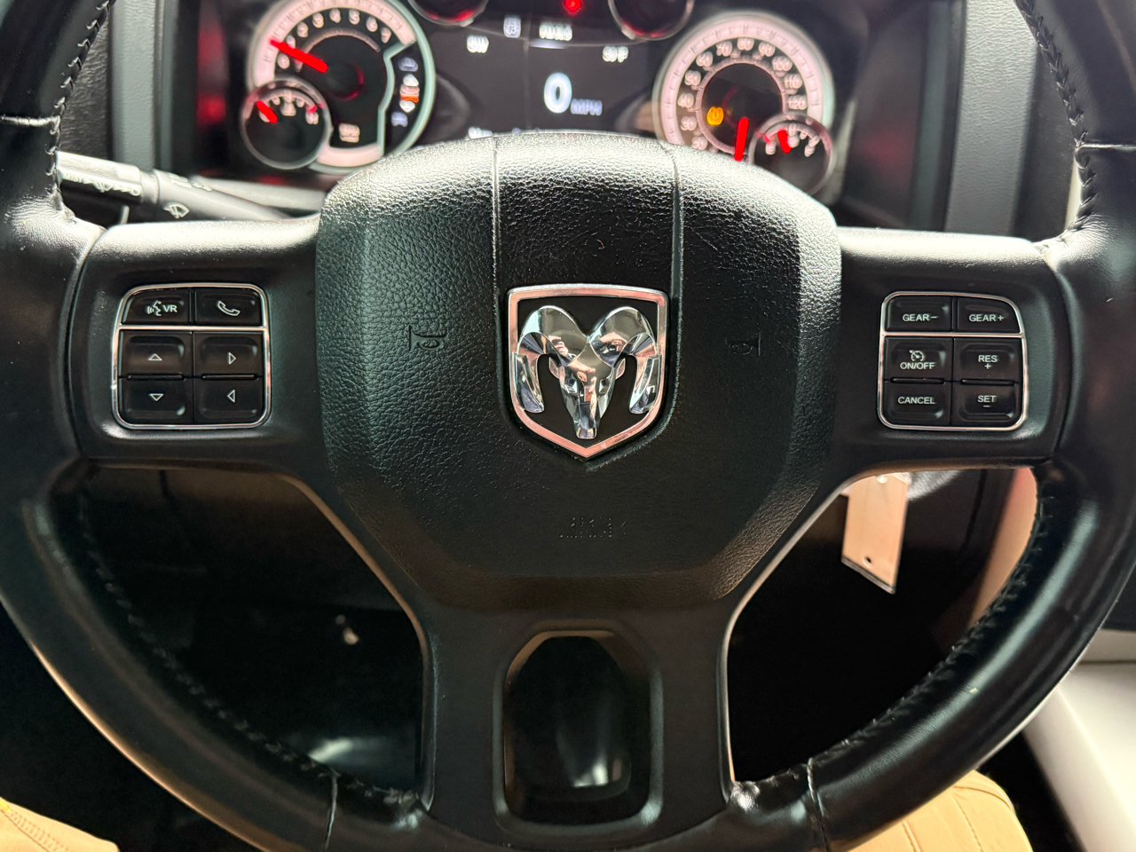 RAM 1500 Classic SLT 4x2 Crew Cab 6'4" Box 2020