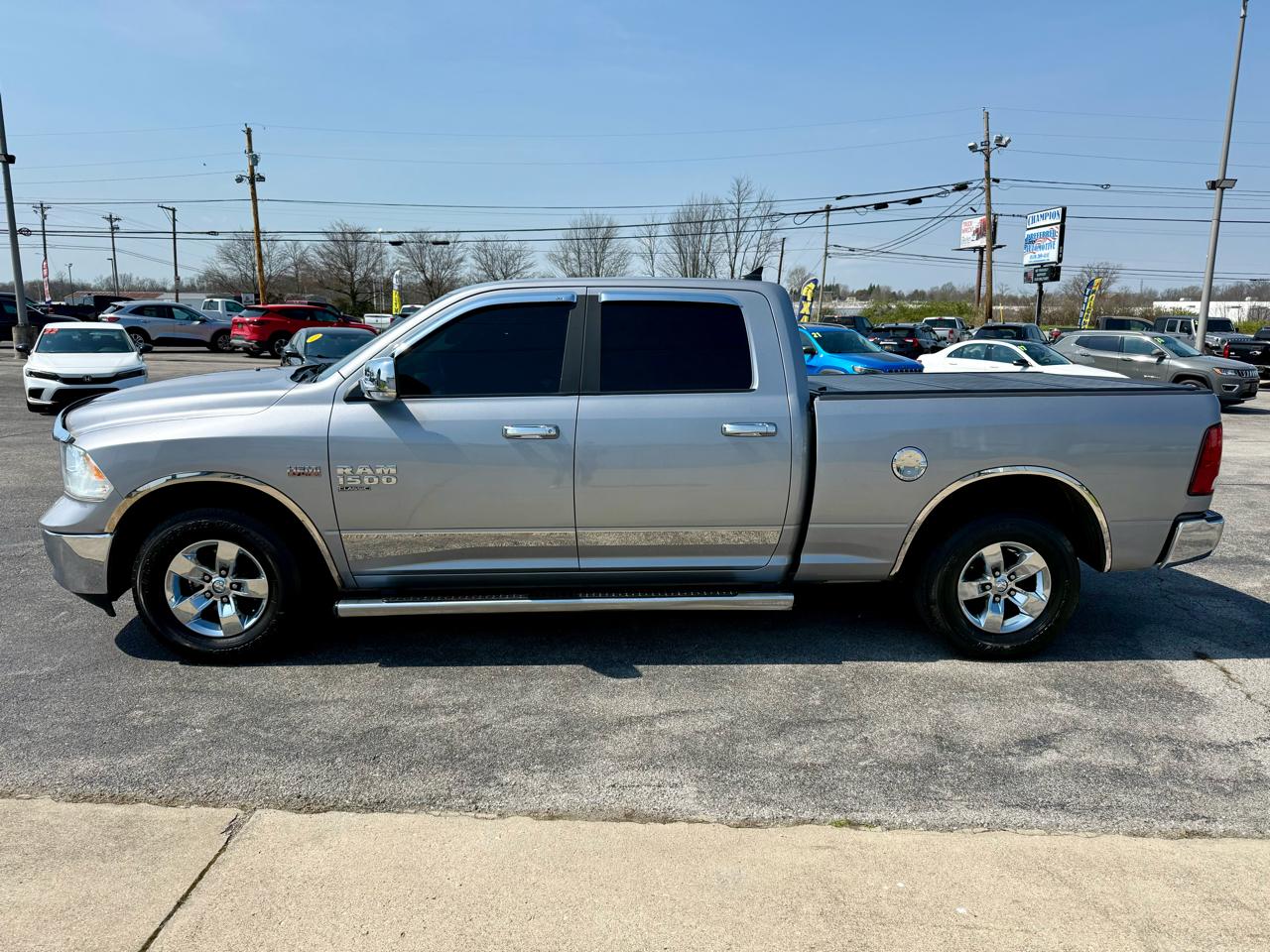 RAM 1500 Classic SLT 4x2 Crew Cab 6'4" Box 2020