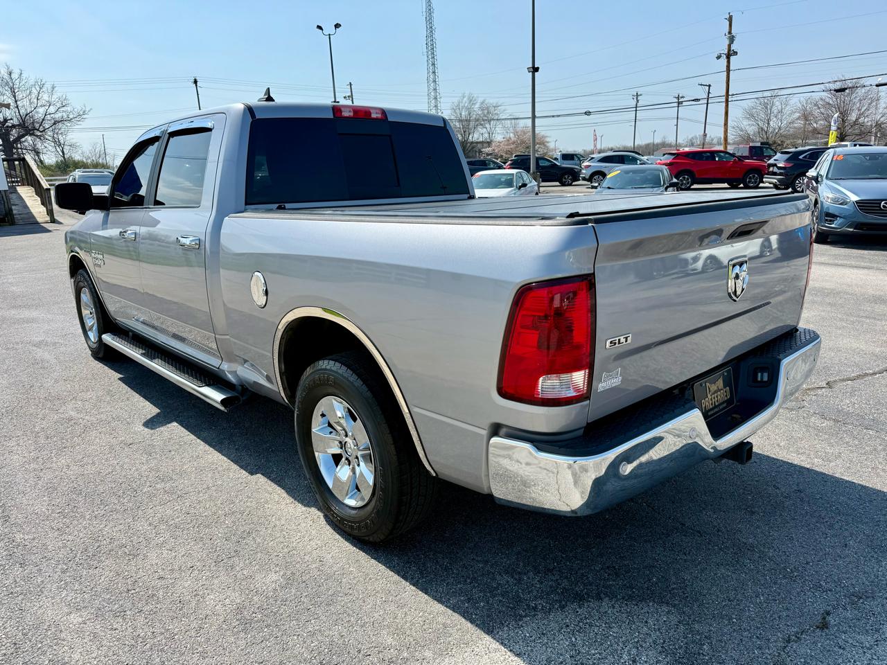 RAM 1500 Classic SLT 4x2 Crew Cab 6'4" Box 2020