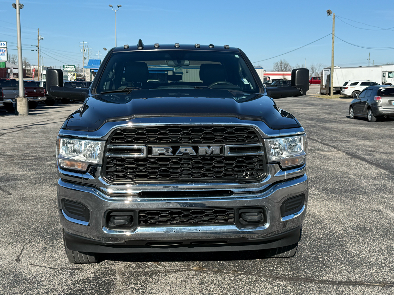 RAM 2500 Tradesman 4x4 Crew Cab 6'4" Box 2022