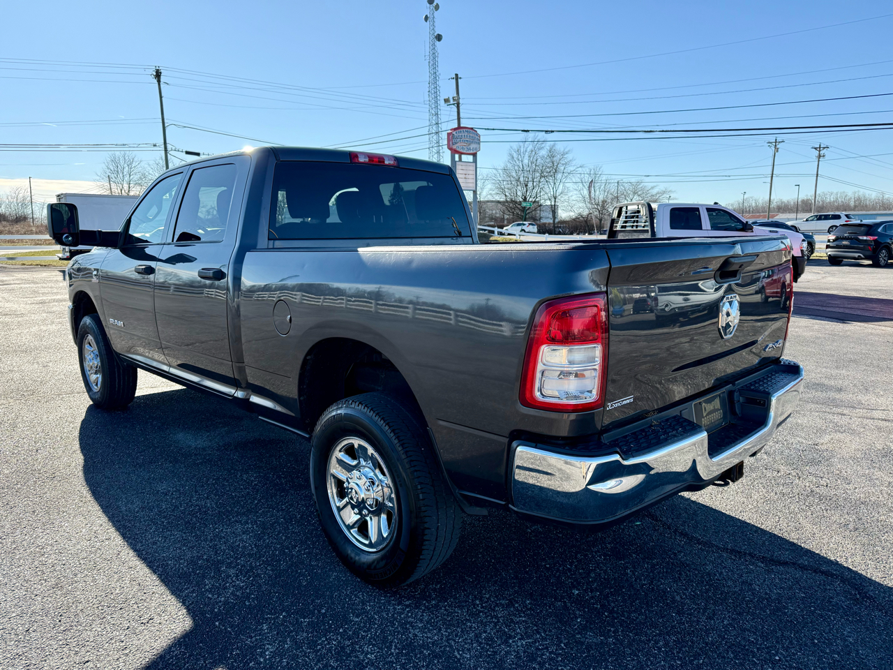 RAM 2500 Tradesman 4x4 Crew Cab 6'4" Box 2022