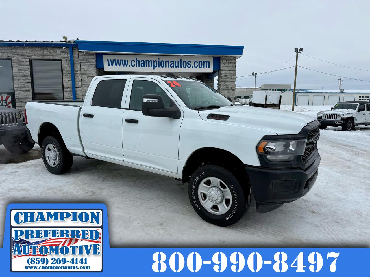 RAM 2500 Tradesman 4x4 Crew Cab 6'4" Box 2024