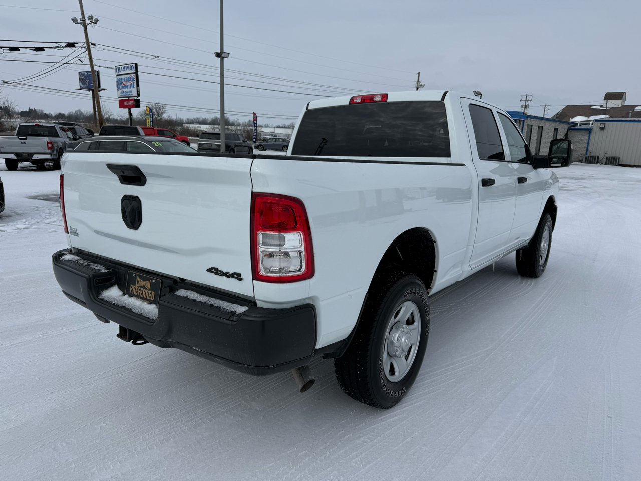 RAM 2500 Tradesman 4x4 Crew Cab 6'4" Box 2024