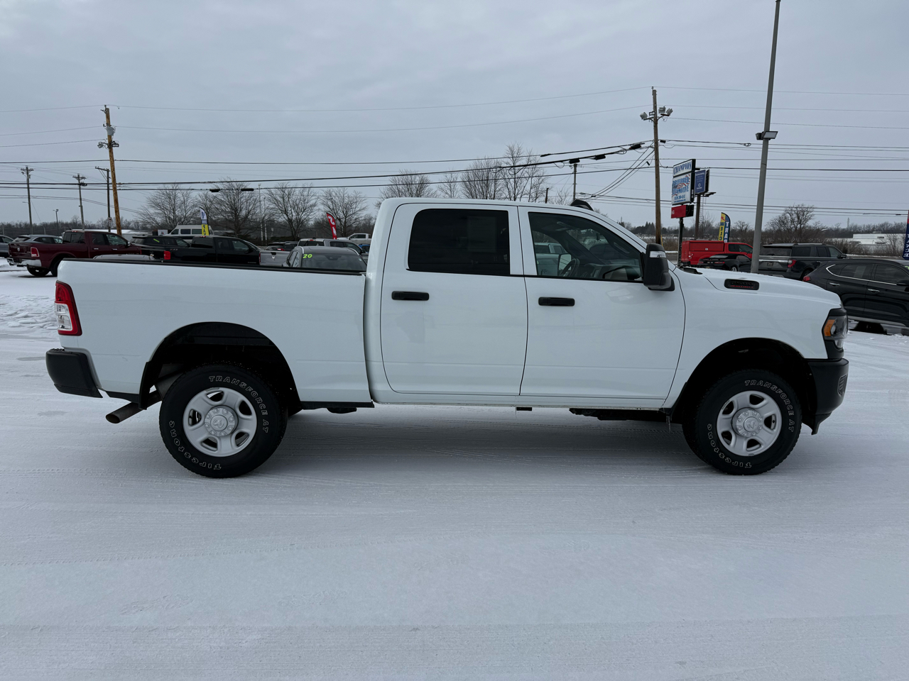 RAM 2500 Tradesman 4x4 Crew Cab 6'4" Box 2024