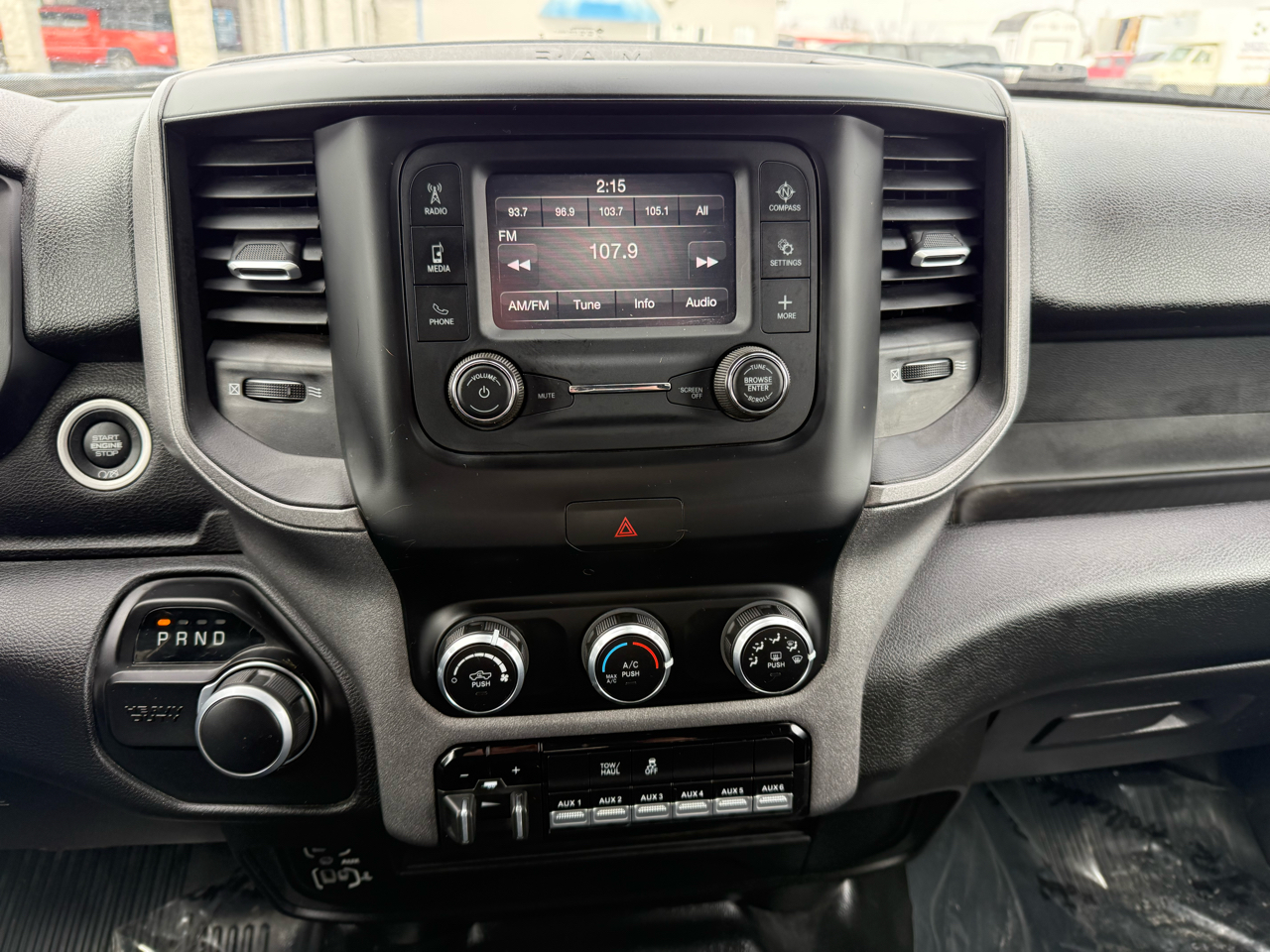 RAM 2500 Tradesman 4x4 Crew Cab 6'4" Box 2024