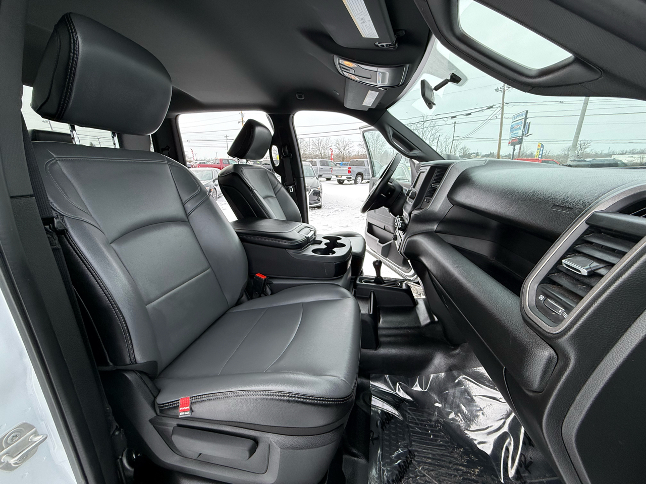 RAM 2500 Tradesman 4x4 Crew Cab 6'4" Box 2024