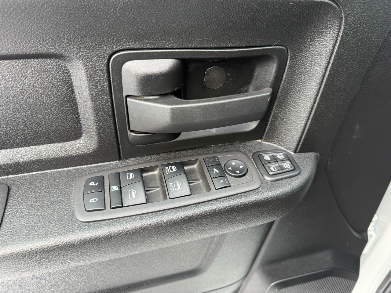 RAM 2500 Tradesman 4x4 Crew Cab 6'4" Box 2024